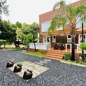 plattekloof-lodge.hotels-capetown.com/